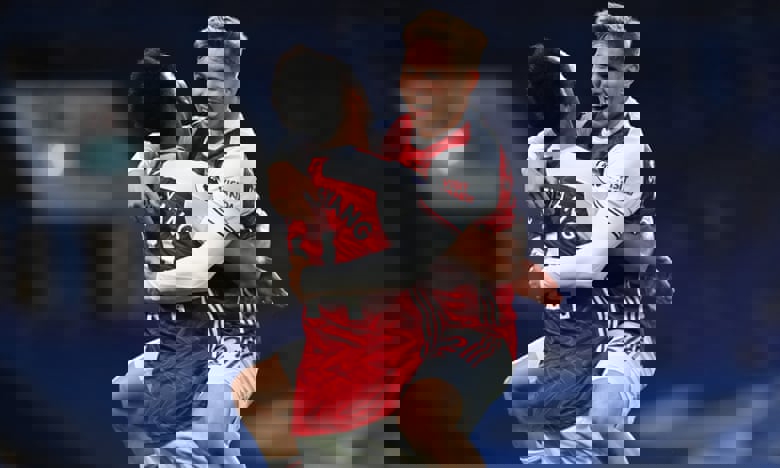 1600808