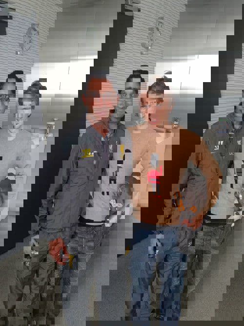 1600905
