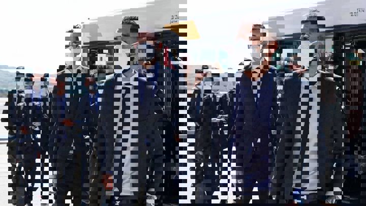 1600967