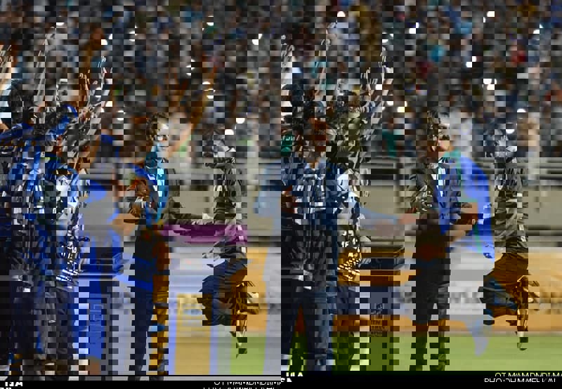 1601422