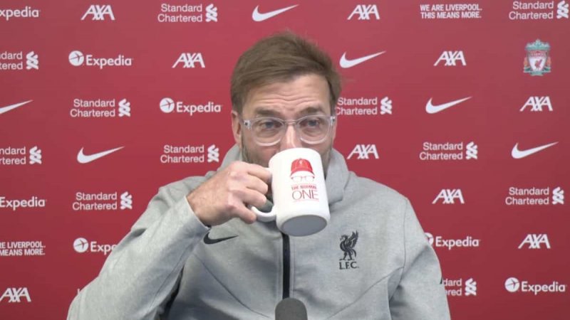 ماگ ویژه کلوپ در کنفرانس مطبوعاتی (عکس)