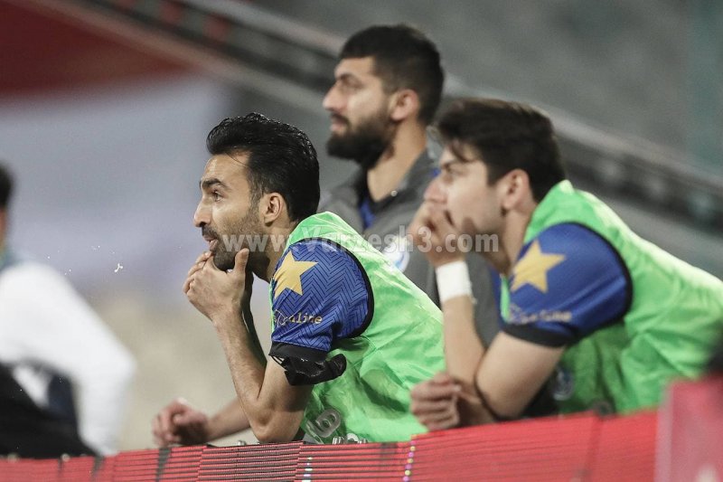 مدافع استقلال بازی با نفت آبادان را دست داد