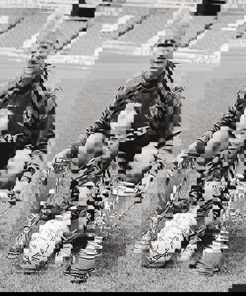 1602298