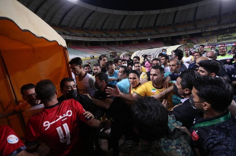 فوتبال ایران جنجال را با جنجال خاموش میکند!