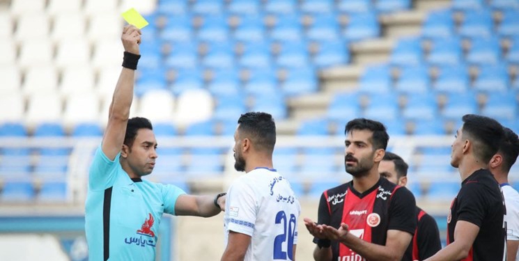 مدیر تیم گل گهر: داور تعطیلات ما را زهرمار کرد