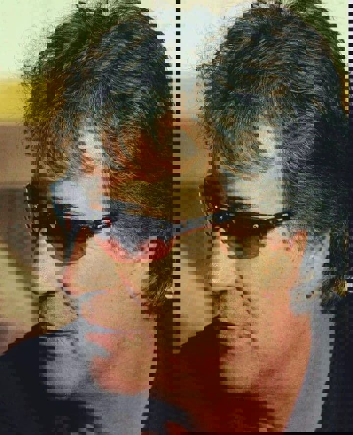 1604431