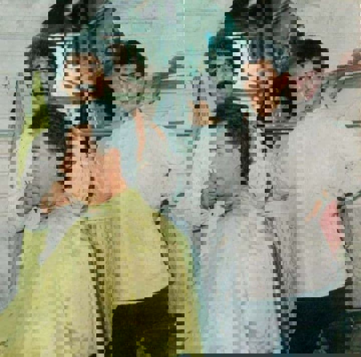 1604433