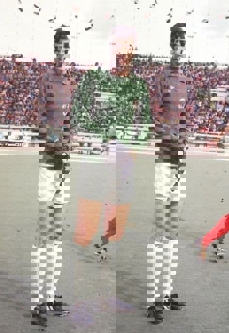 1604456