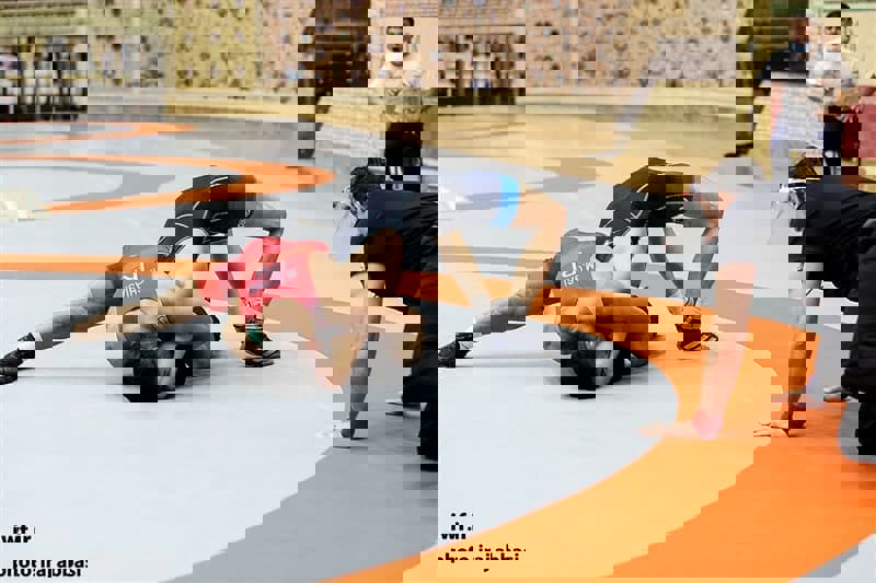 1606192