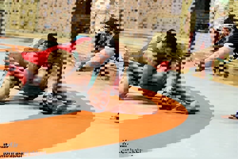 1606193