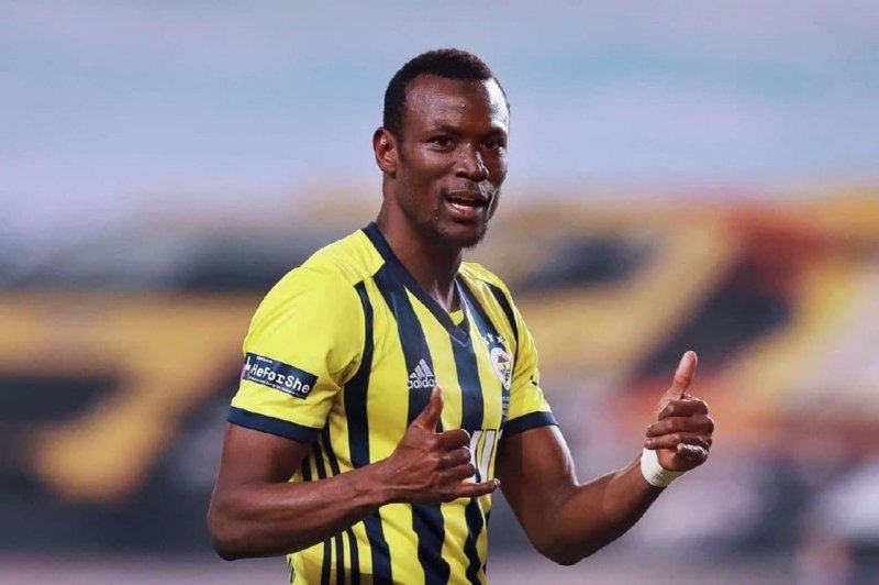 مربی سابق پرسپولیس به دنبال جذب مامه تیام