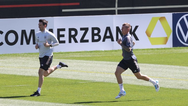 تاکتیک آلمان در یورو؛ الهام از بایرن مونیخ هانسیفلیک