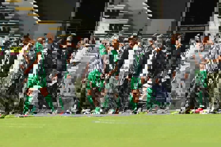 هواداران رقیب، تابوت تیم سابق طارمی را سوزاندند