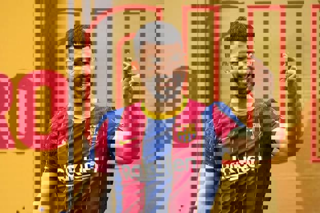 آگوئرو: تصور می کنم لیونل مسی در بارسلونا می ماند