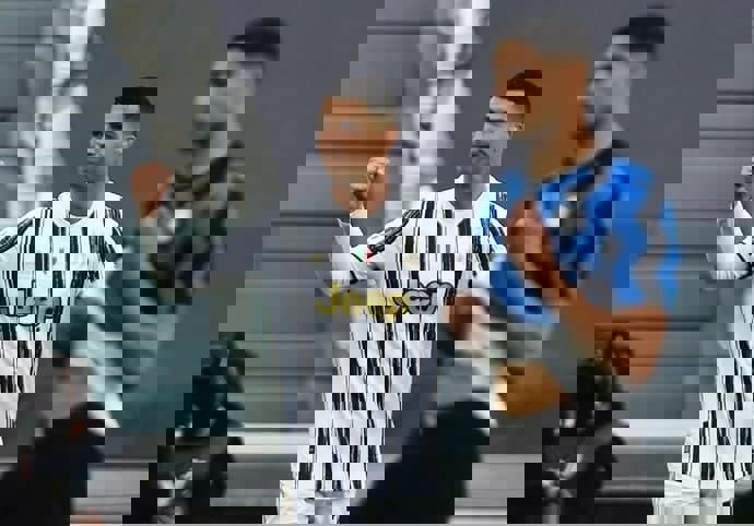 1607699