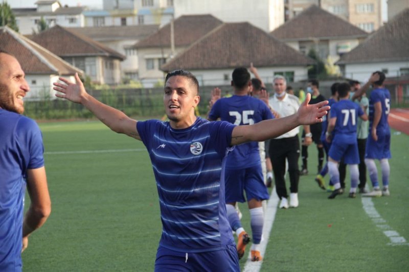 عزت اللهی بزرگ، رهبر برد شهرداری آستارا (عکس)