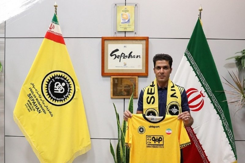 مهدی ناطقی برای هفتمین سال با سپاهان تمدید کرد