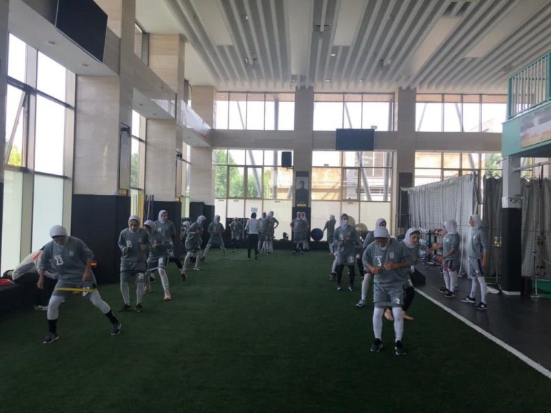 تمرین شاگردان ایراندوست در ساختمان پک