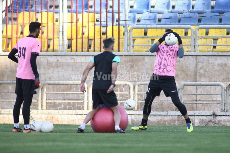 پرسپولیس مقابل صنعت نفت به میدان میرود