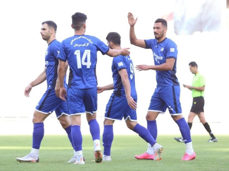 لشگرکشی استقلالی‌های سابق به ورزشگاه آزادی