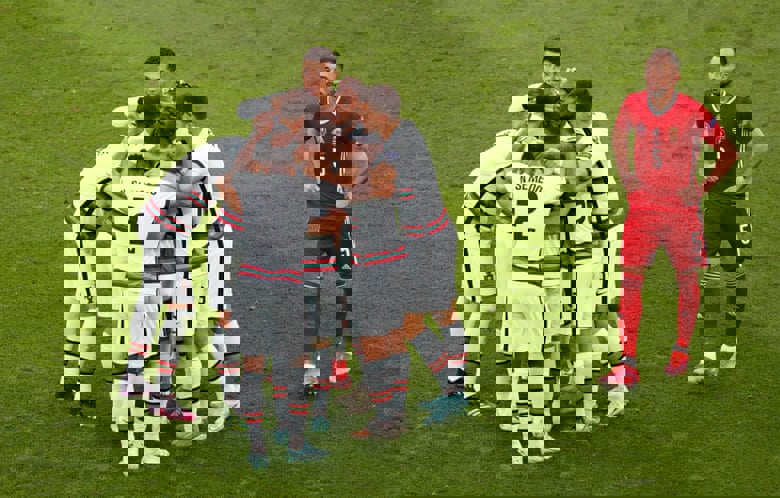 1612643