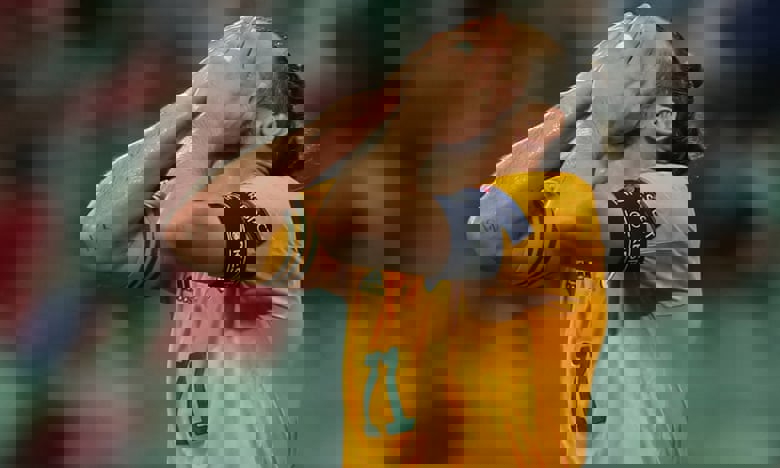 1613044