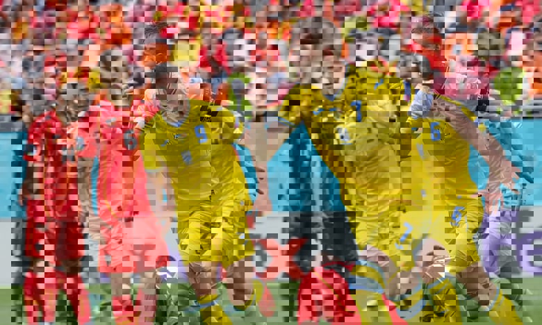 1613251