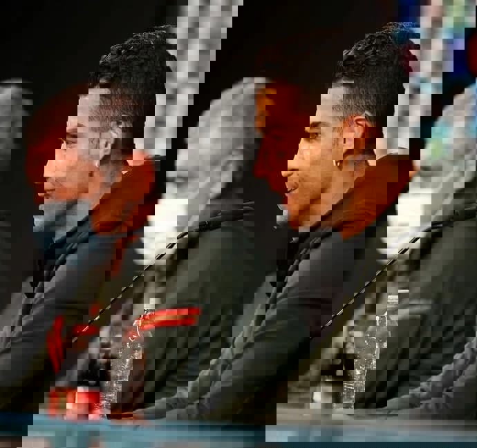 1613360