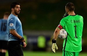 خلاقیت تازه لوییس سوارز در وقت‌کشی!