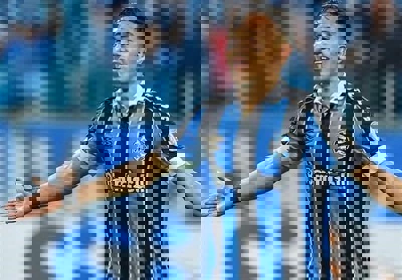 مهاجم 15 میلیون یورویی زوج طارمی شد