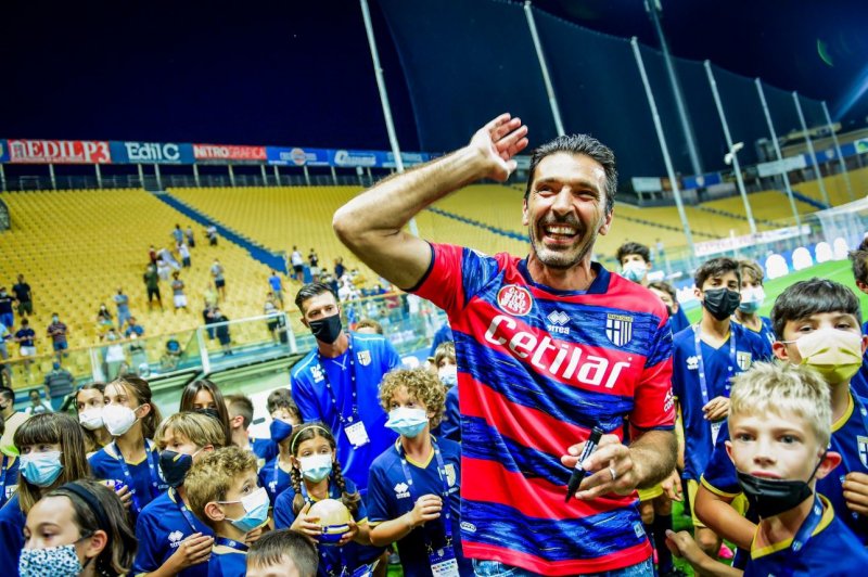 چرا بوفون پیشنهاد بارسلونا را رد کرد؟