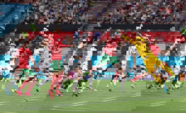 پرتغال 2 - 2 فرانسه؛ رونالدو راه صعود را هموار کرد