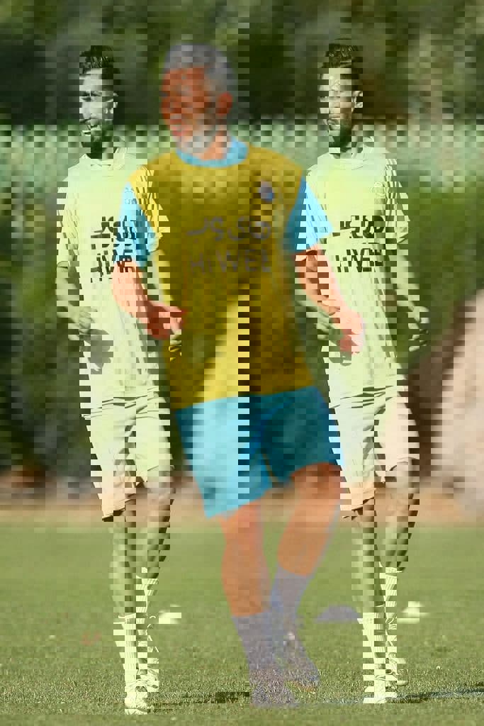 1615877