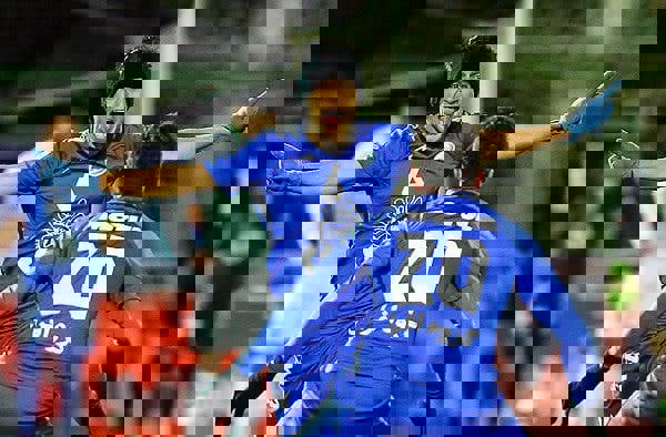 حسینی- ذوب، به یاد گلزنی در اصفهان