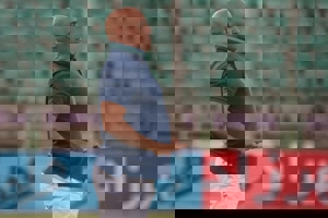 بازگشت منصوریان به زمین با پیراهن آبی (عکس) 