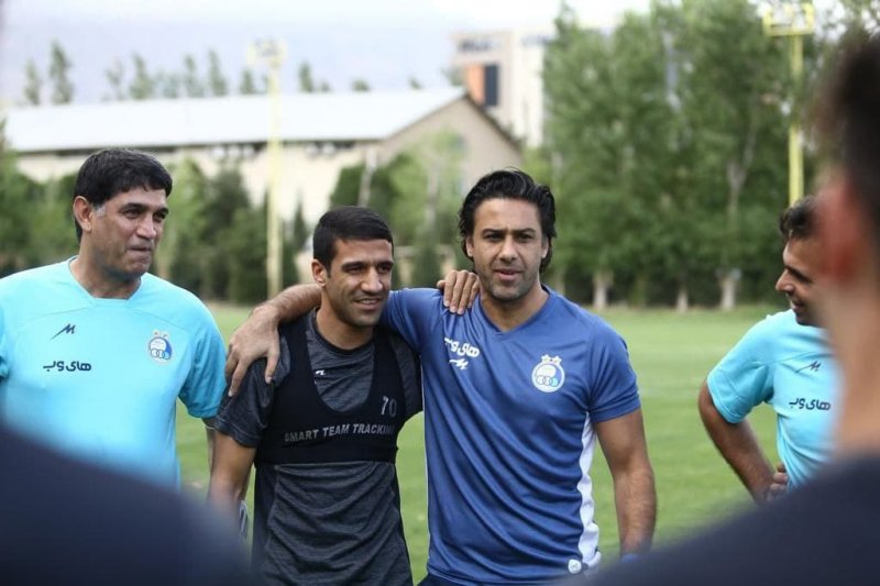 فرمانده جدید آبیها در آغوش مجیدی (عکس)