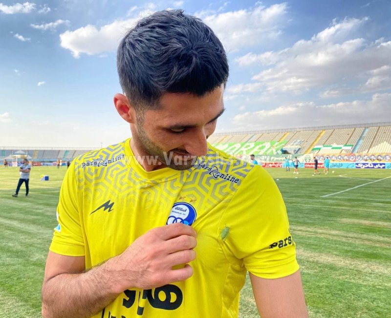 رشید مظاهری به باشگاه استقلال رفت