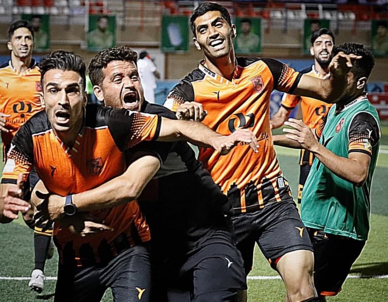 گلهای عجیبی که یک تیم را به گریه انداخت