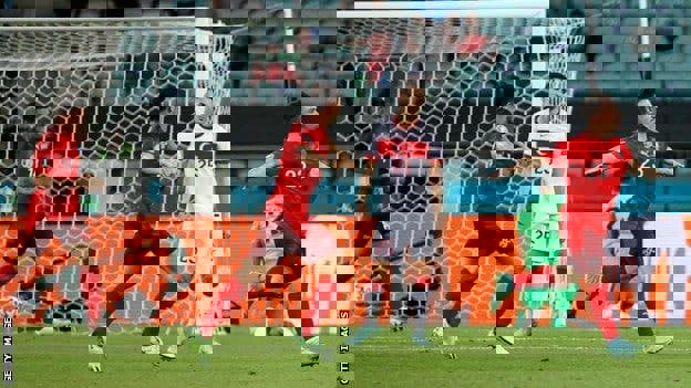 سوئیس، شایسته بیشترین احترامات