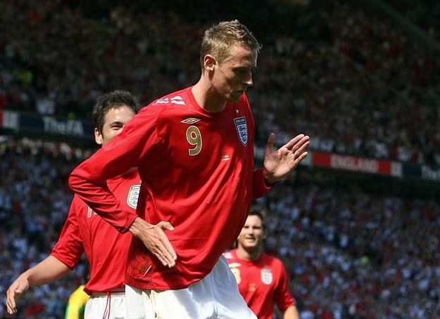 بازی‌های ملی‌ام را می‌دهم تا برای این انگلیس بازی کنم!