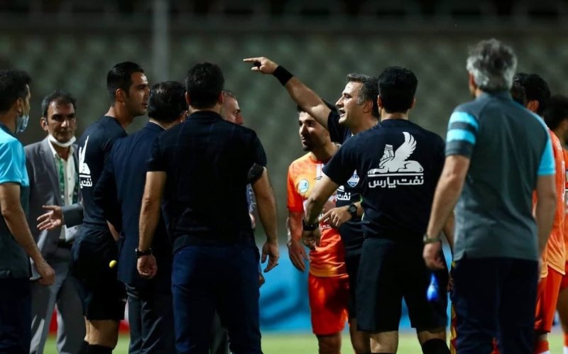 دهان کجی و لجبازی-عجیب ترین حکم انضباطی تاریخ