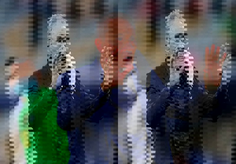 1621584