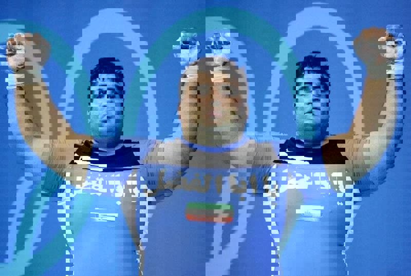 1623111