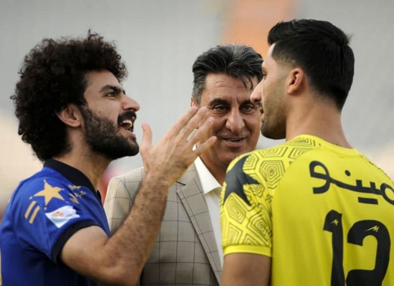 یک هوادار چند آتشه ستاره‌اول استقلال در دربی(عکس)