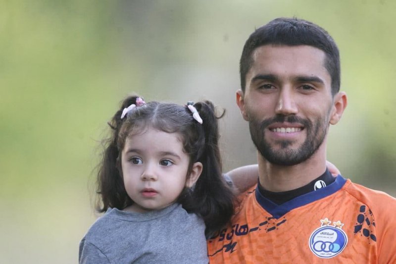 دخترک زیبای سیدحسین،مهمان ویژه تمرین استقلال