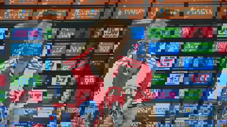  جهانبخش دوباره در قرمز خوش شانس(عکس)