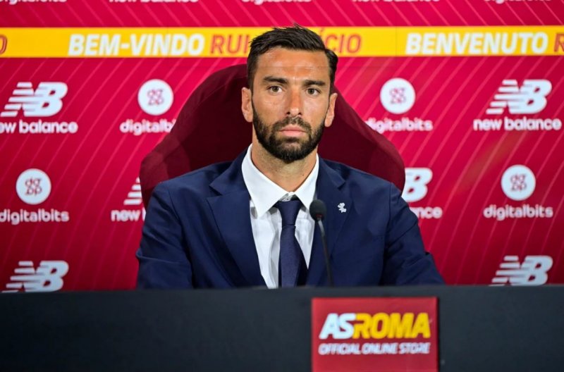 به خاطر مورینیو پیشنهاد رم را قبول کردم