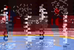 رباط پاره بلای جان آرمین شد