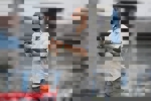 مازیار زارع: گل‌های بچه‌گانه از فولاد خوردیم