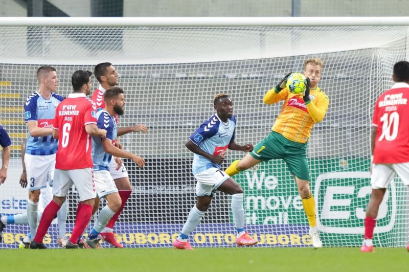 نمره بالای عزتاللهی در باخت وایله